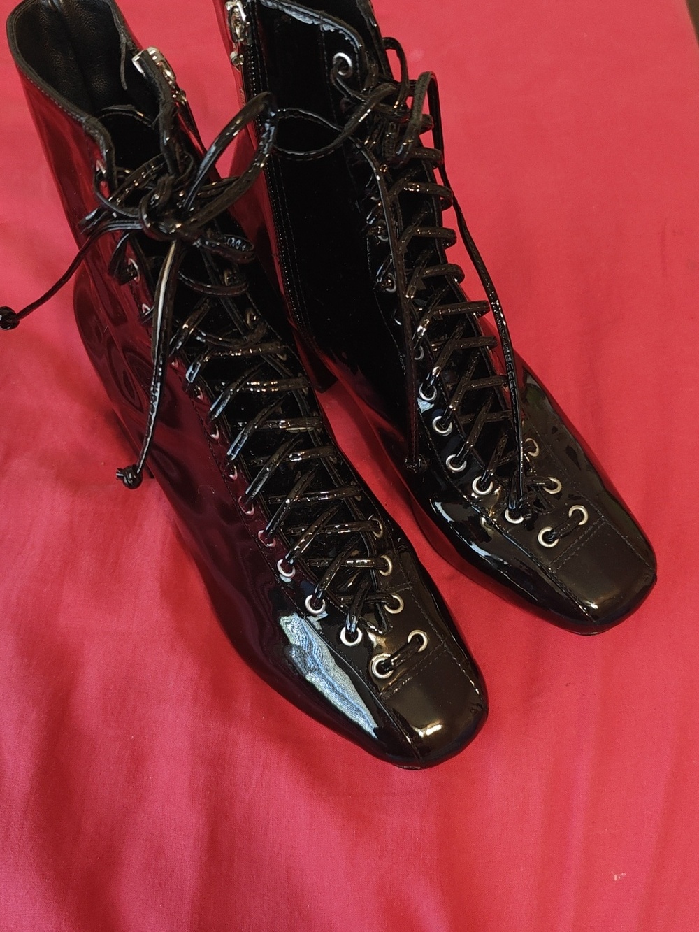Schutz Kika Black Patent Leather Lace-up Heeled Bootie 5B
